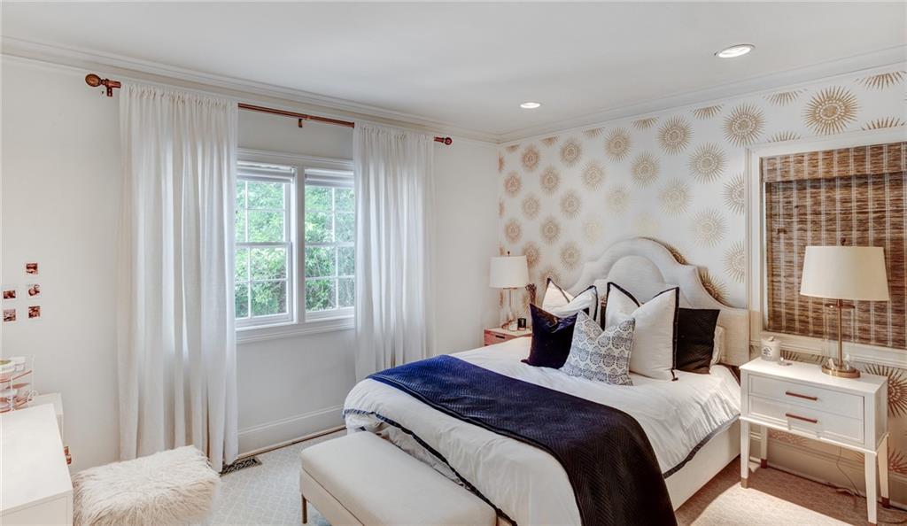 851 Woodley Drive NW