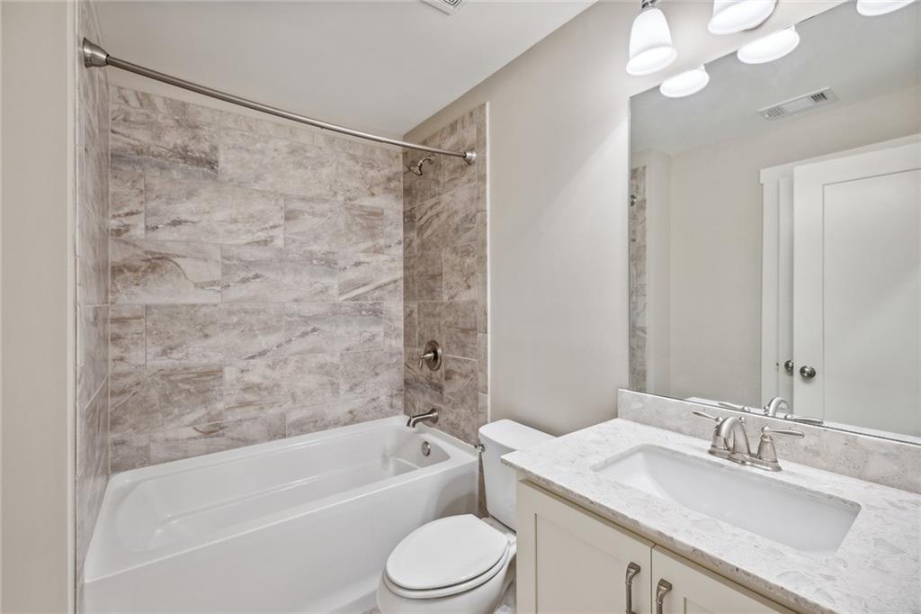 2426 Gatebury Circle