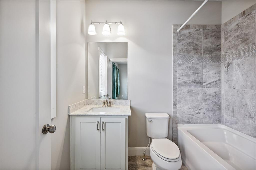 2426 Gatebury Circle