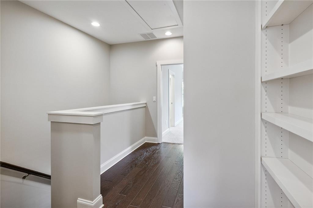 2426 Gatebury Circle