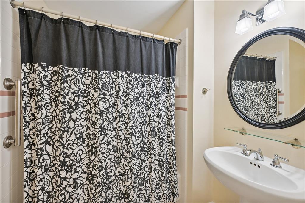 3475 Oak Valley Road NE Unit 630