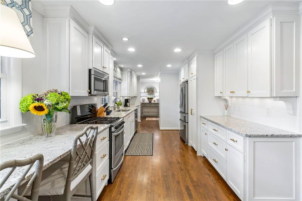 820 Loridans Circle NE