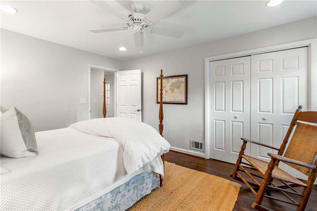 820 Loridans Circle NE