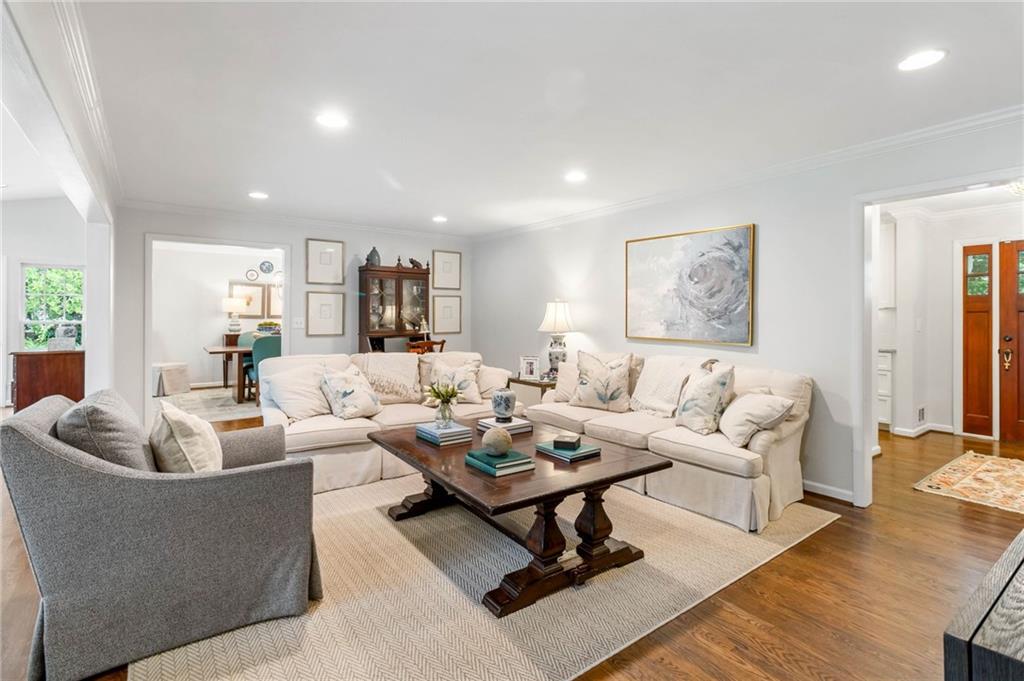 820 Loridans Circle NE