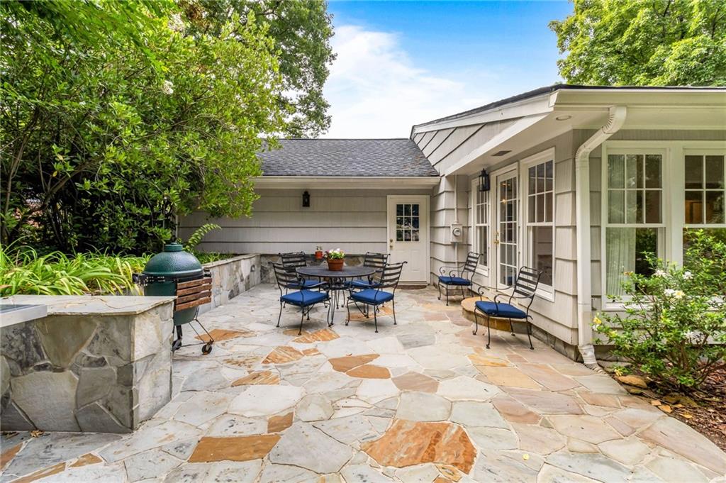 820 Loridans Circle NE