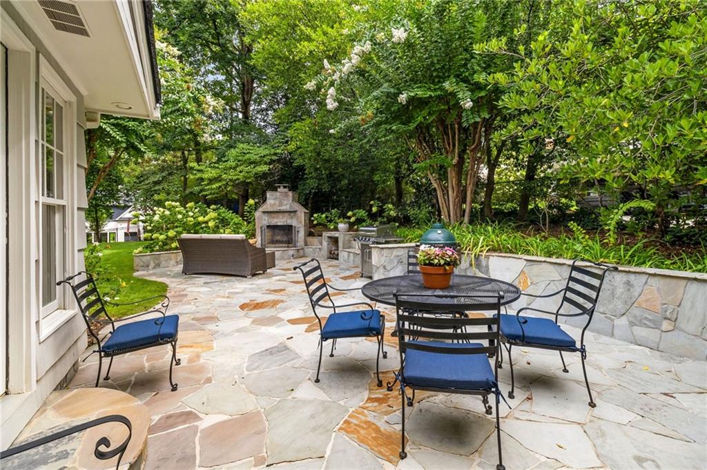 820 Loridans Circle NE