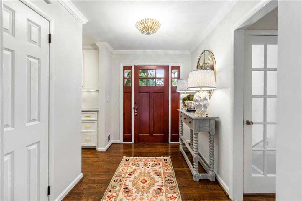 820 Loridans Circle NE