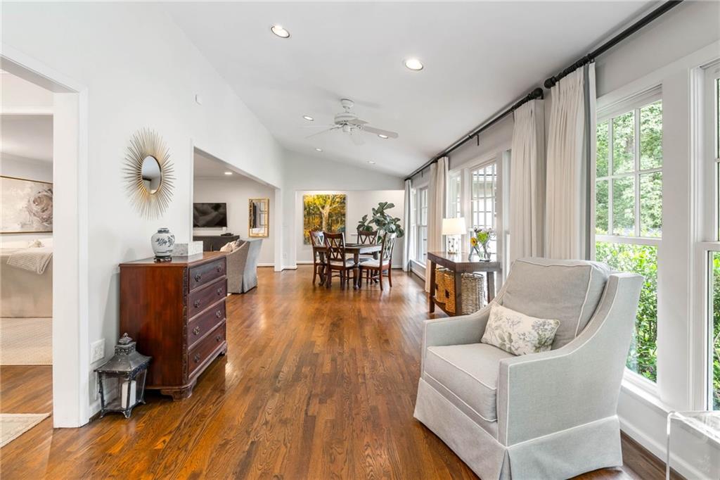 820 Loridans Circle NE