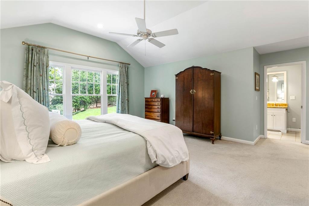 820 Loridans Circle NE