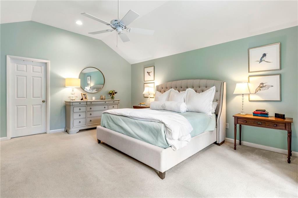 820 Loridans Circle NE