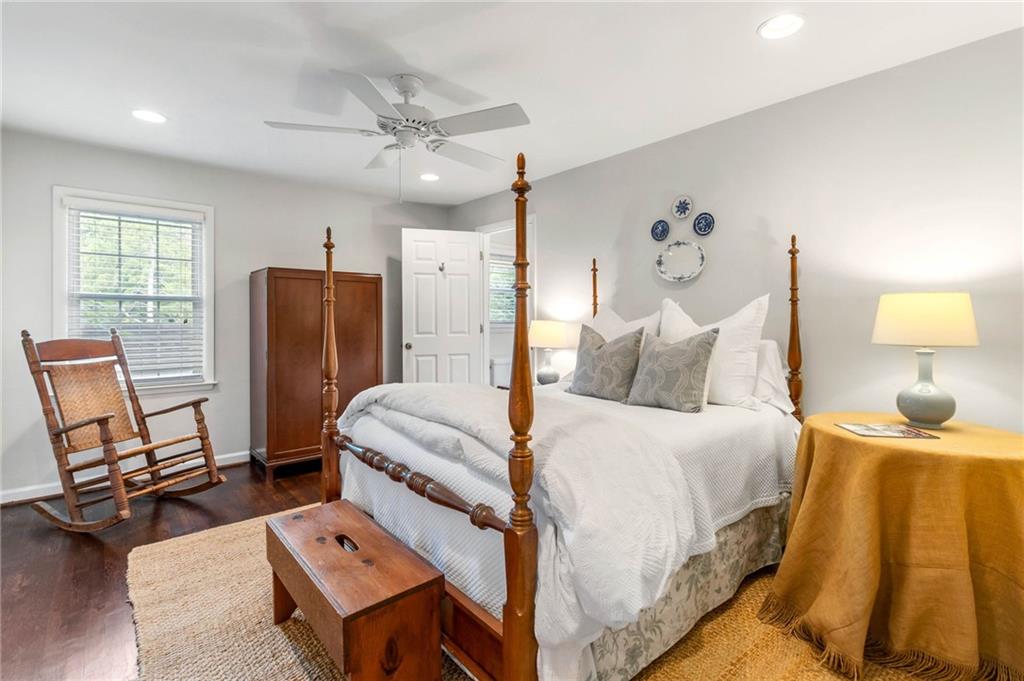 820 Loridans Circle NE