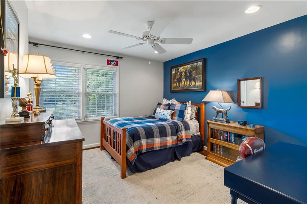 820 Loridans Circle NE