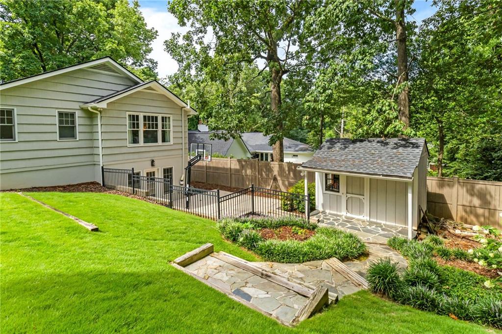 820 Loridans Circle NE