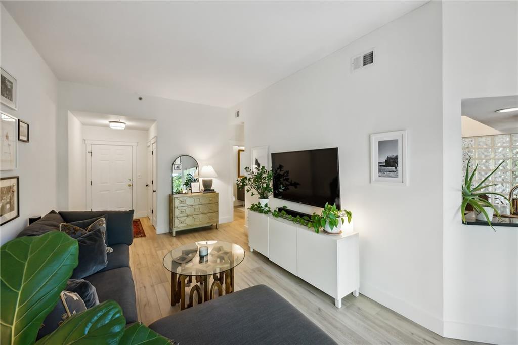 275 13th Street NE Unit 102