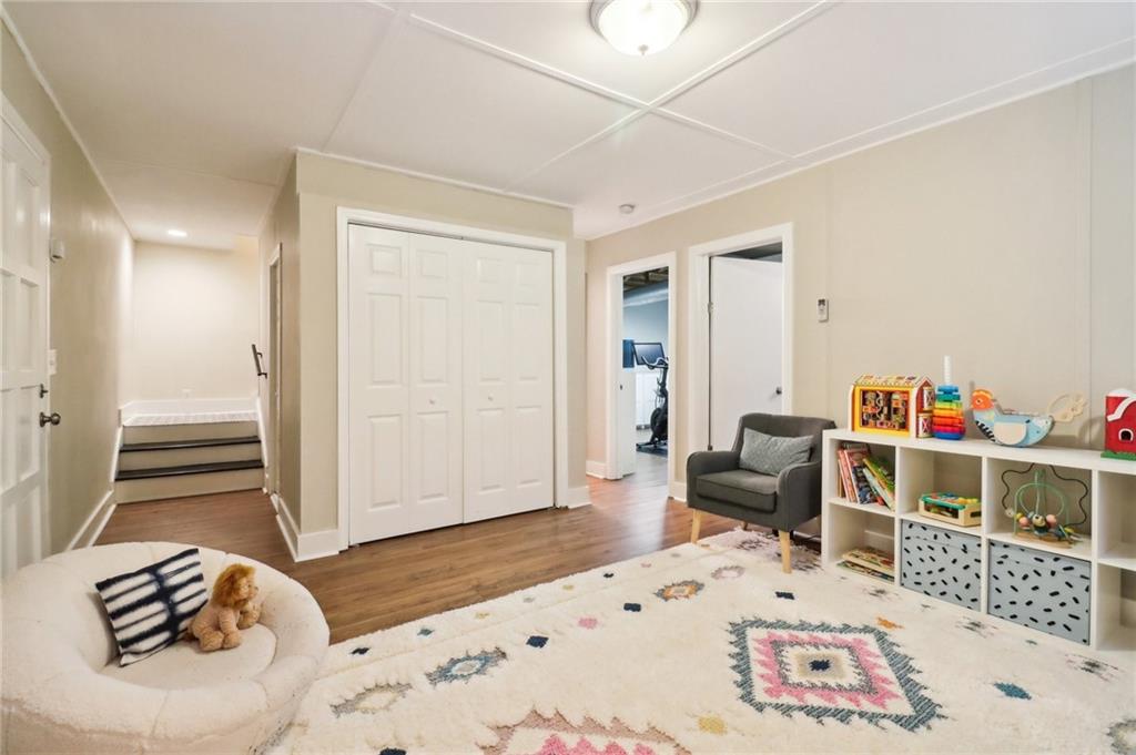 1563 Runnymeade Road NE