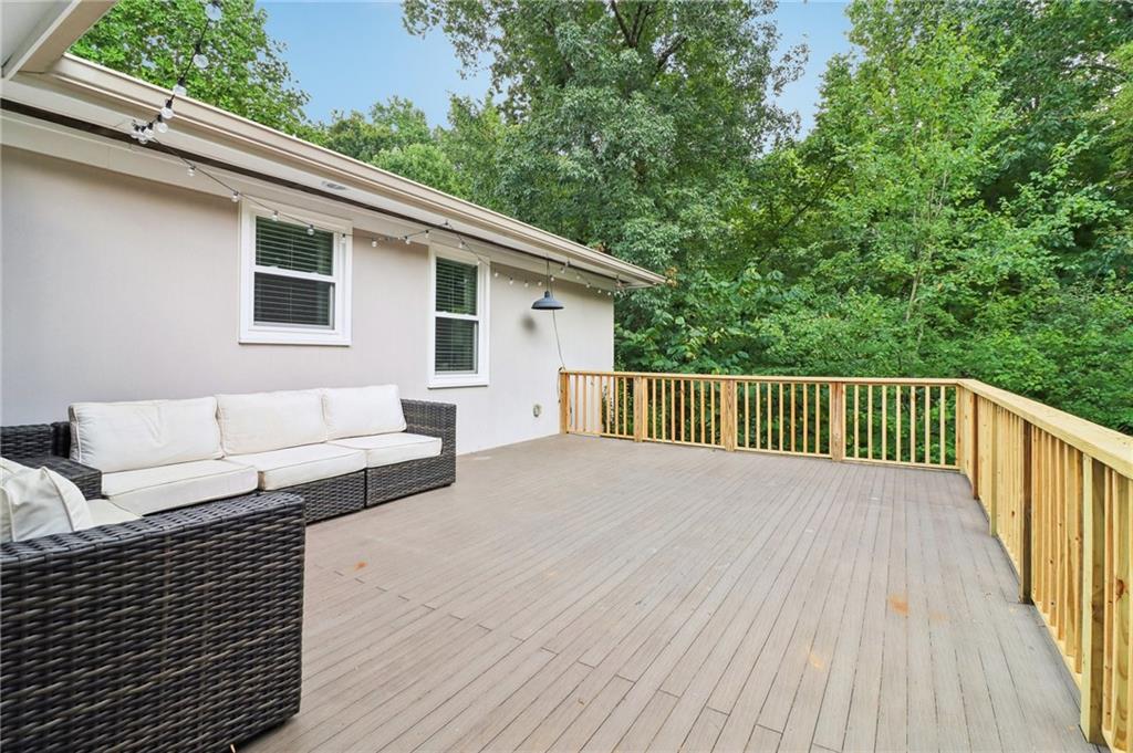 1563 Runnymeade Road NE