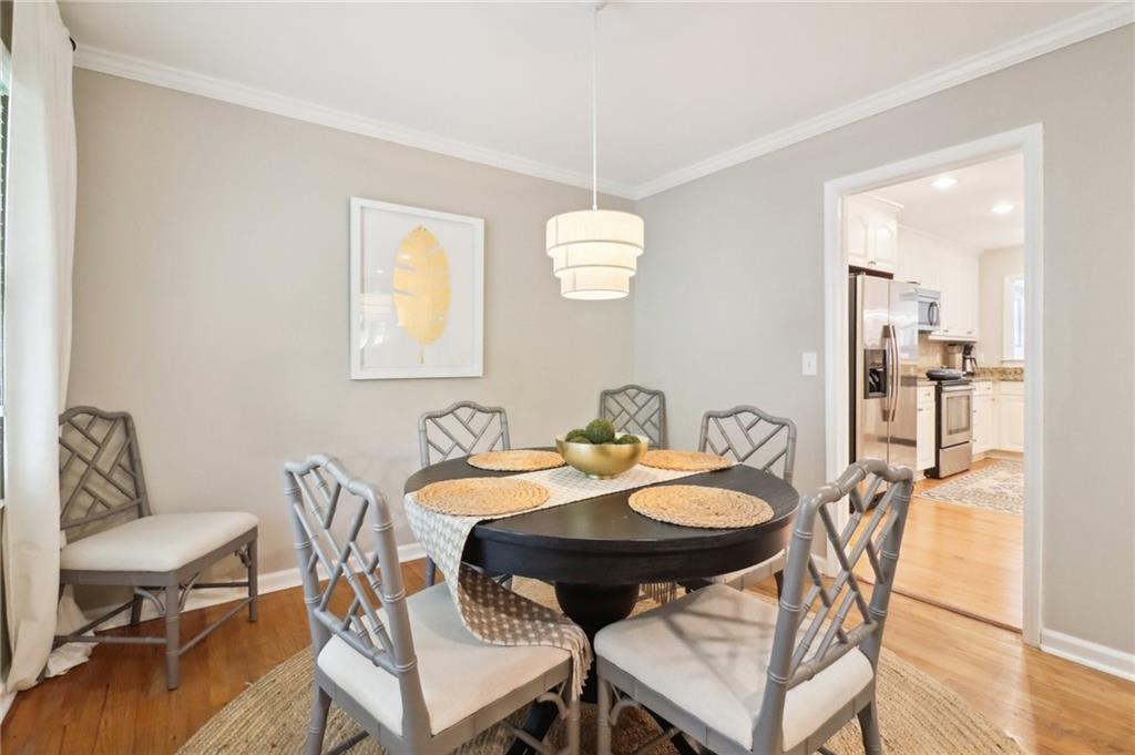 1563 Runnymeade Road NE