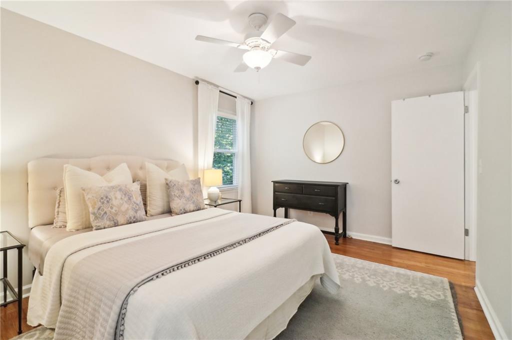 1563 Runnymeade Road NE