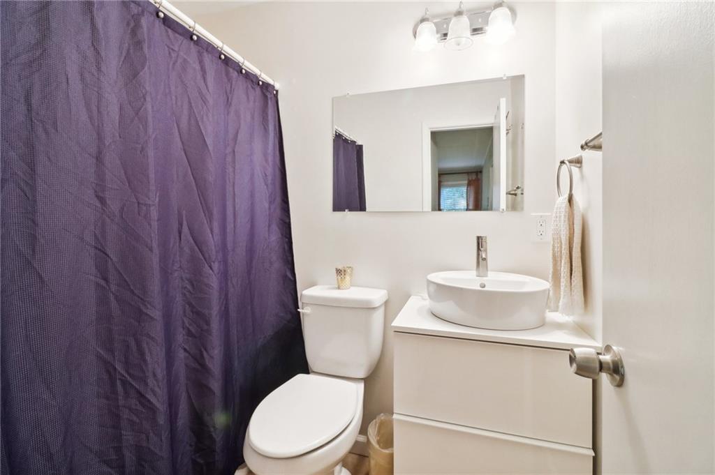 1563 Runnymeade Road NE