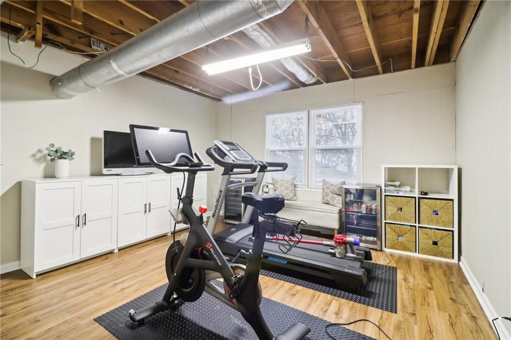 1563 Runnymeade Road NE