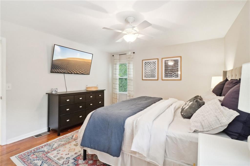 1563 Runnymeade Road NE