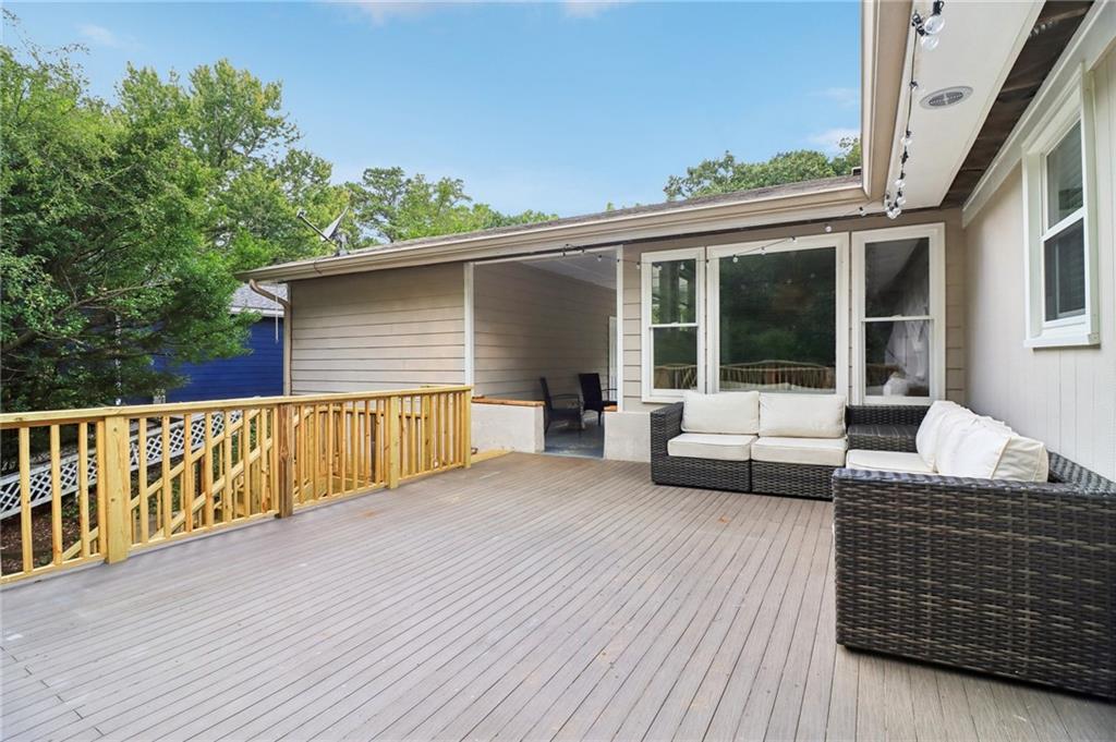 1563 Runnymeade Road NE