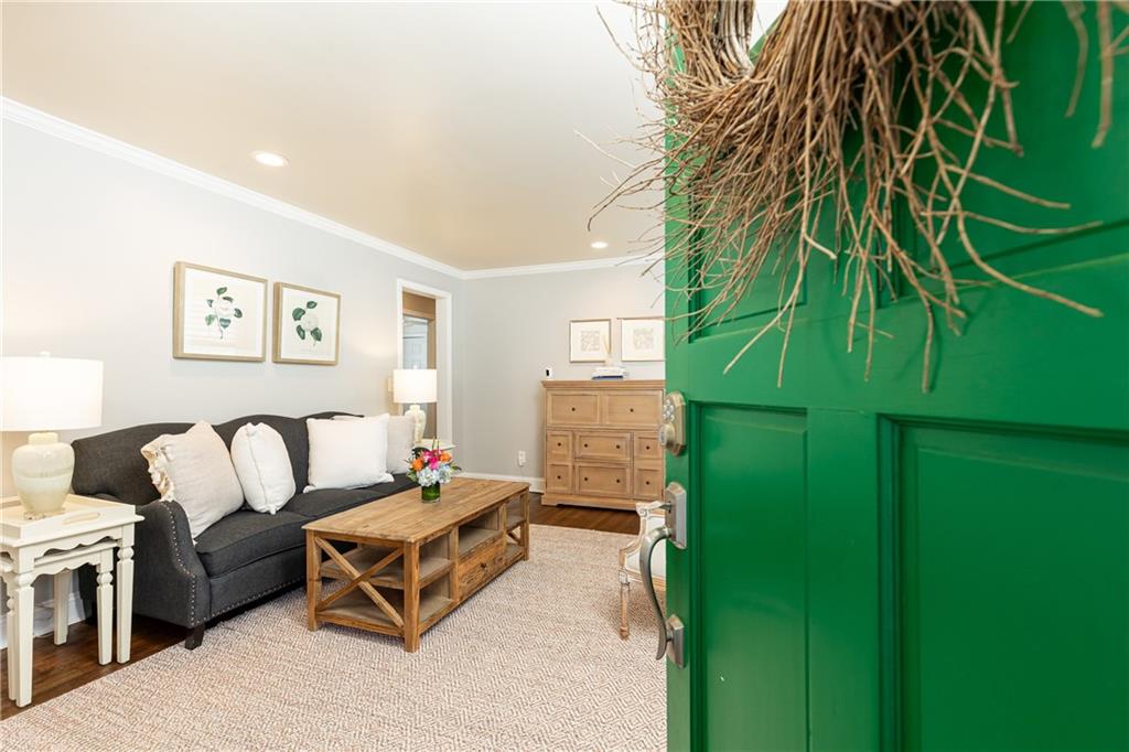 2667 N Thompson Road NE