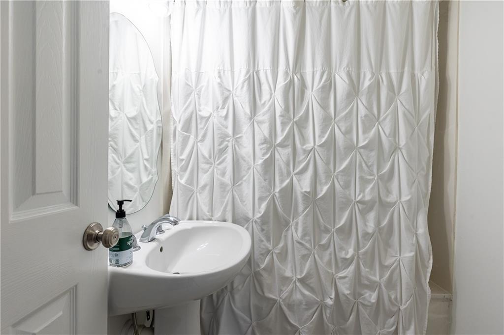 2667 N Thompson Road NE