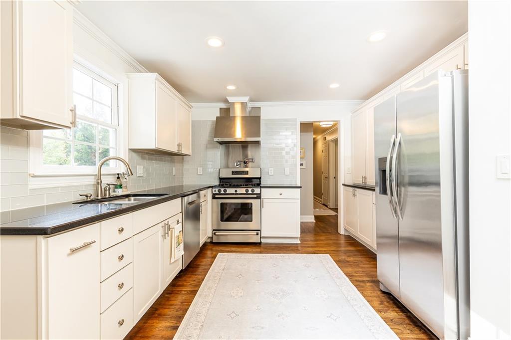 2667 N Thompson Road NE