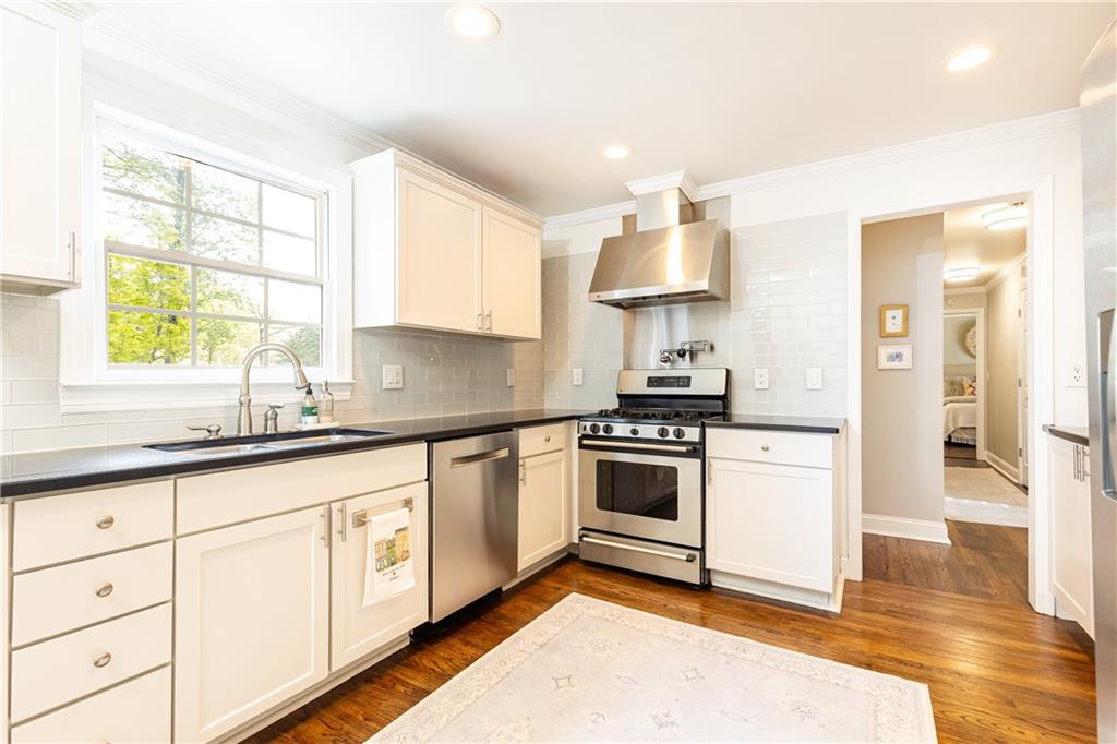 2667 N Thompson Road NE