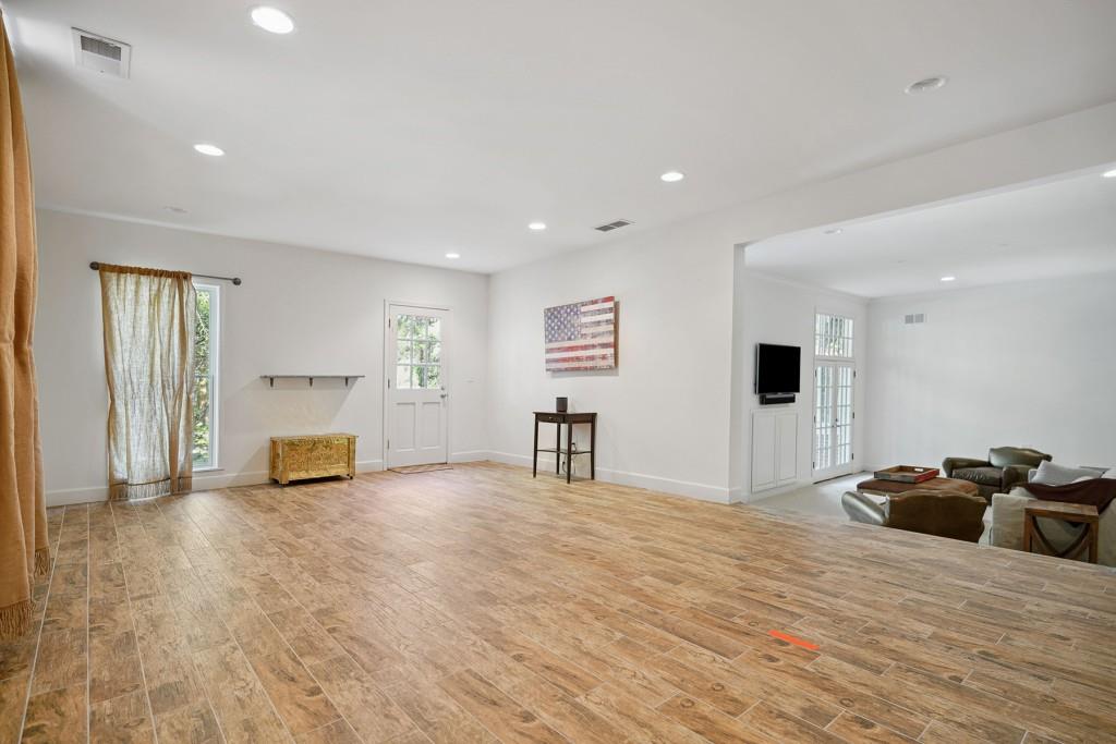 2985 Devonshire Place NW