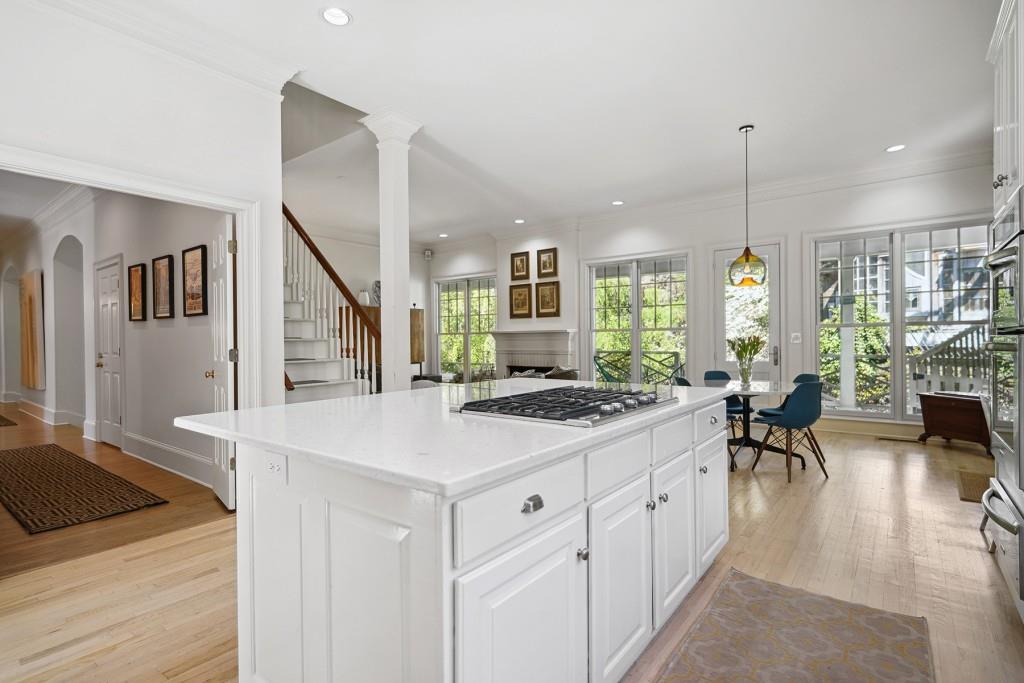 2985 Devonshire Place NW