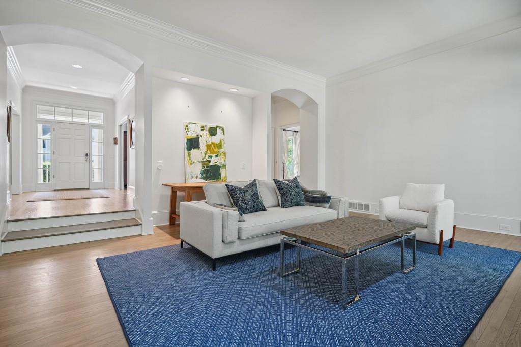 2985 Devonshire Place NW