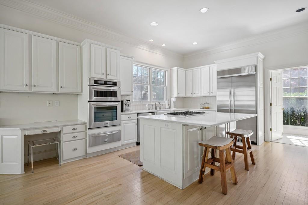 2985 Devonshire Place NW