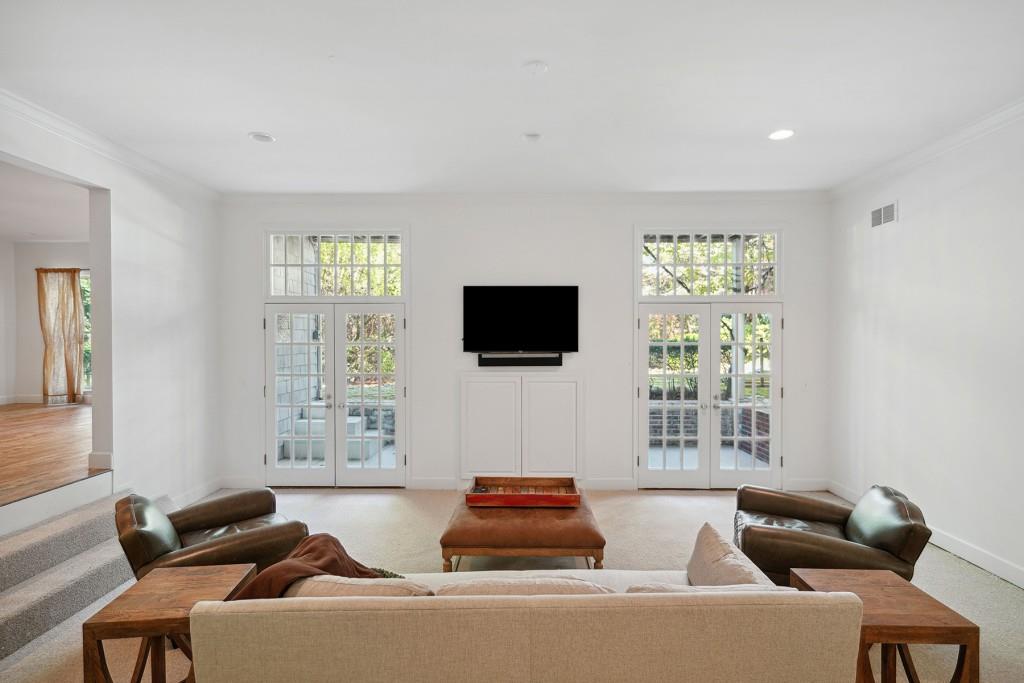 2985 Devonshire Place NW