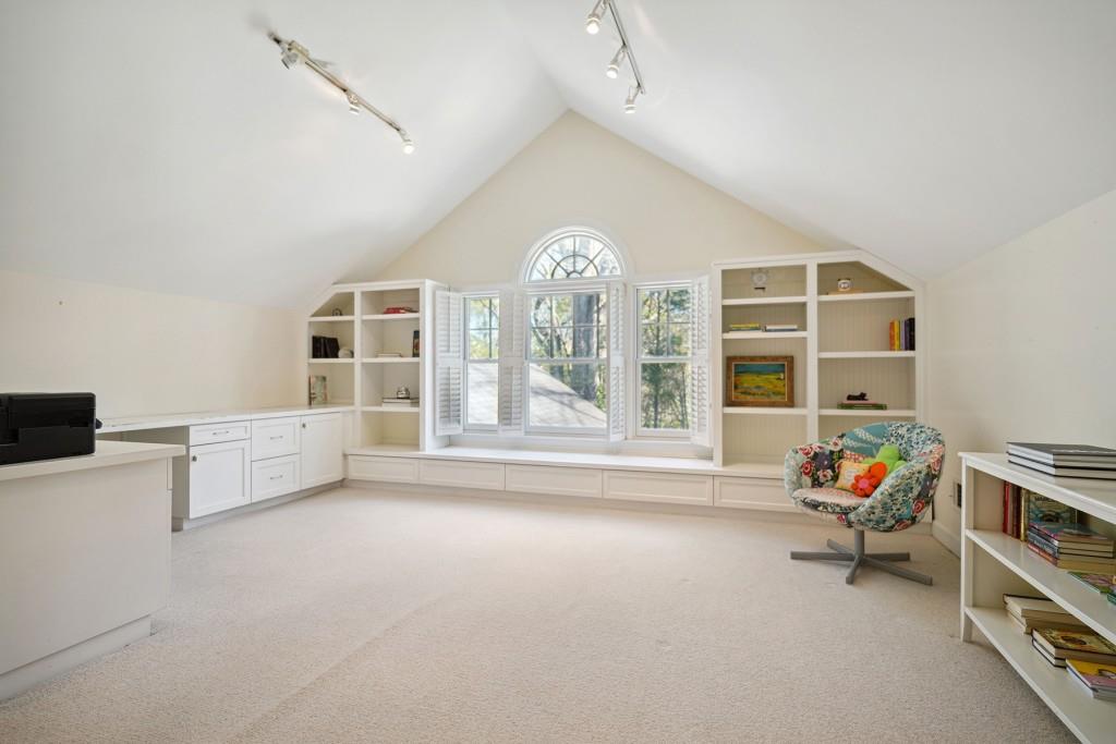 2985 Devonshire Place NW