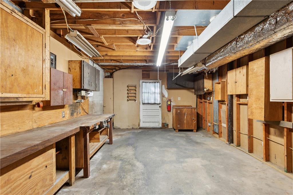 2935 Leafwood Drive SE