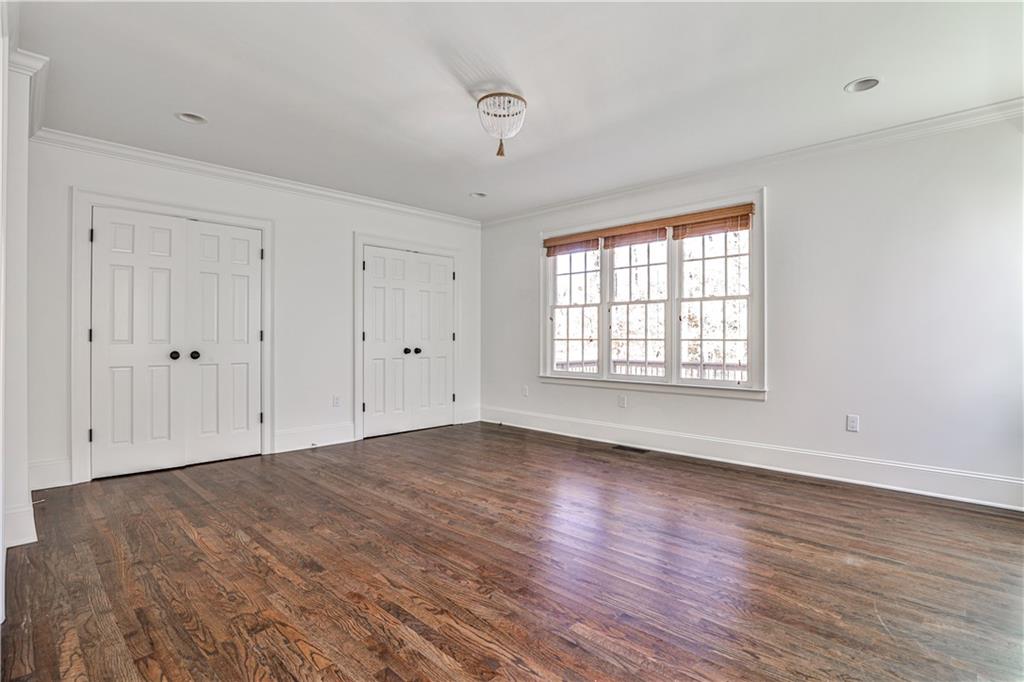 647 Longwood Drive NW