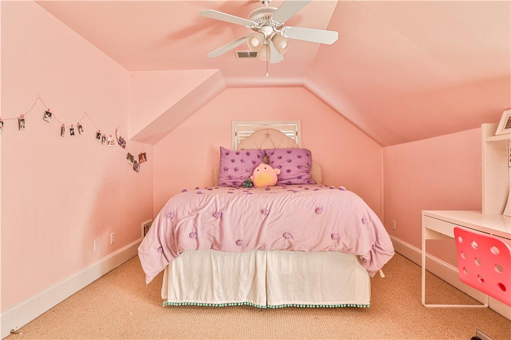 647 Longwood Drive NW