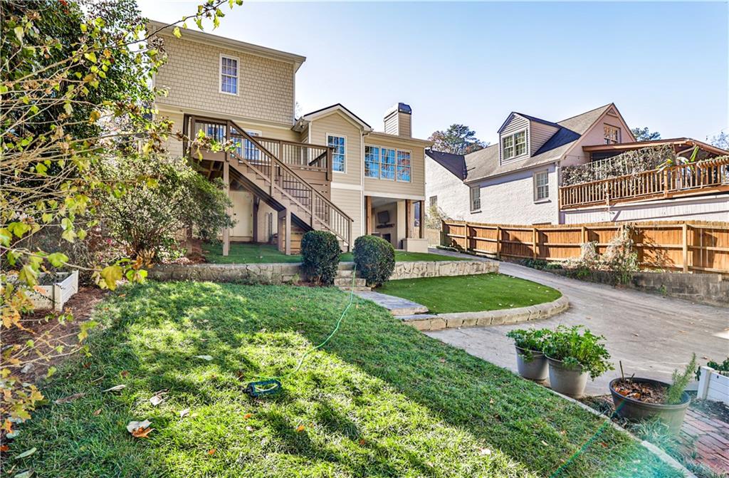 647 Longwood Drive NW