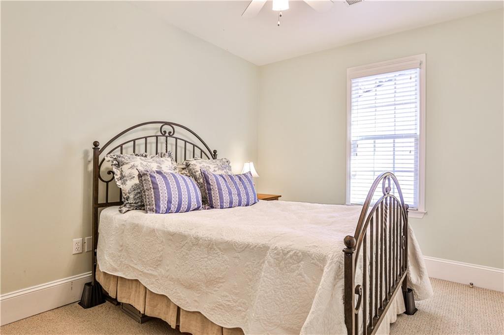 647 Longwood Drive NW