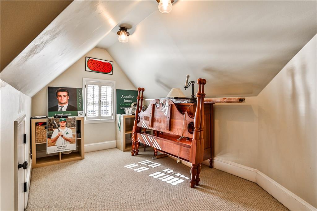 647 Longwood Drive NW