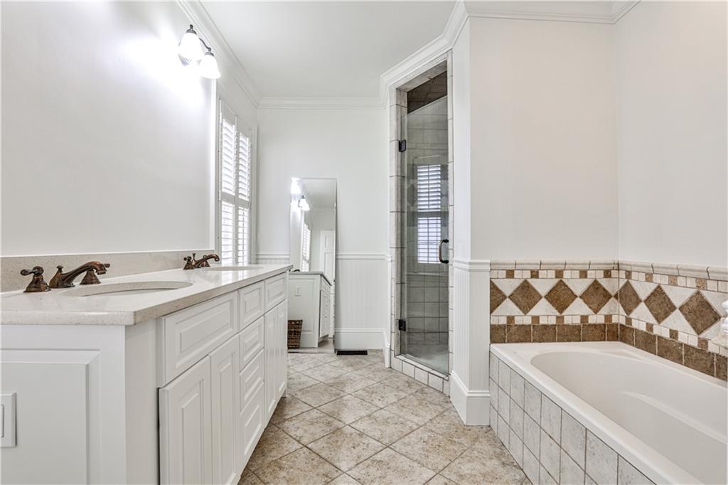 647 Longwood Drive NW