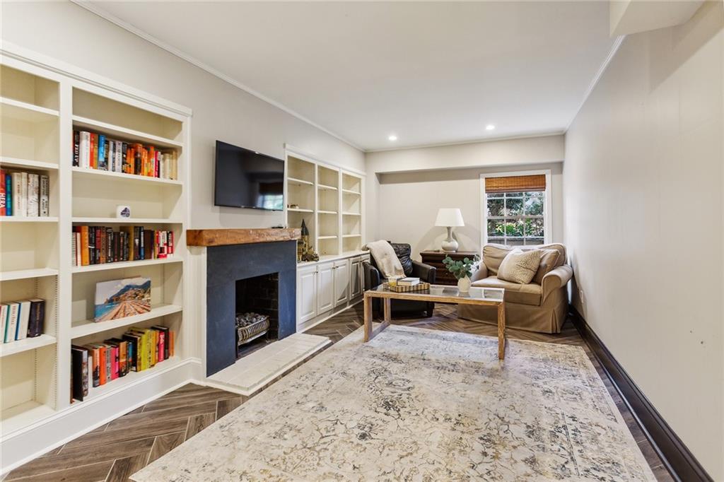 3188 Verdun Drive NW