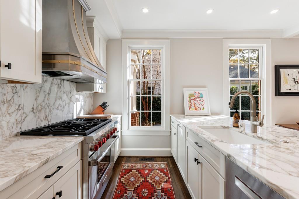 445 Brentwood Drive NE