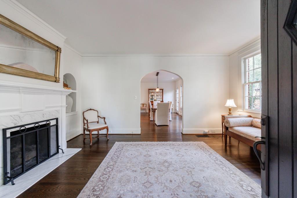 445 Brentwood Drive NE