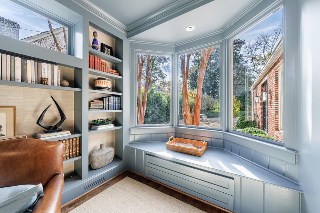 445 Brentwood Drive NE