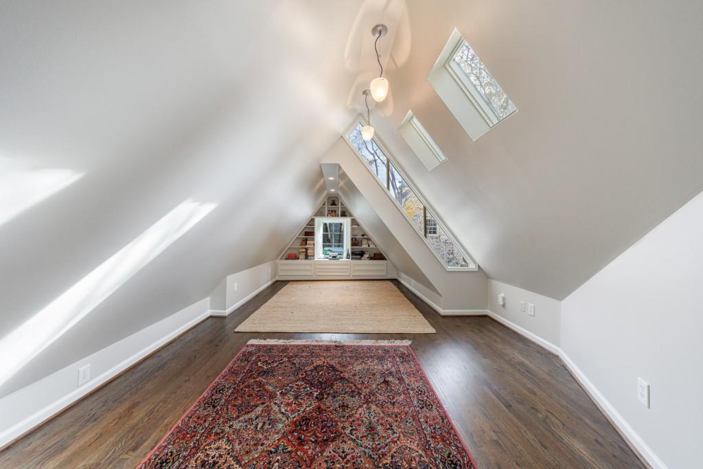 445 Brentwood Drive NE