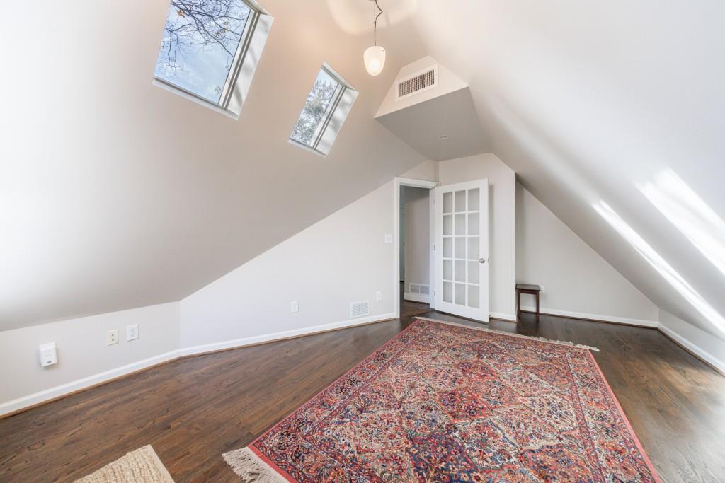 445 Brentwood Drive NE