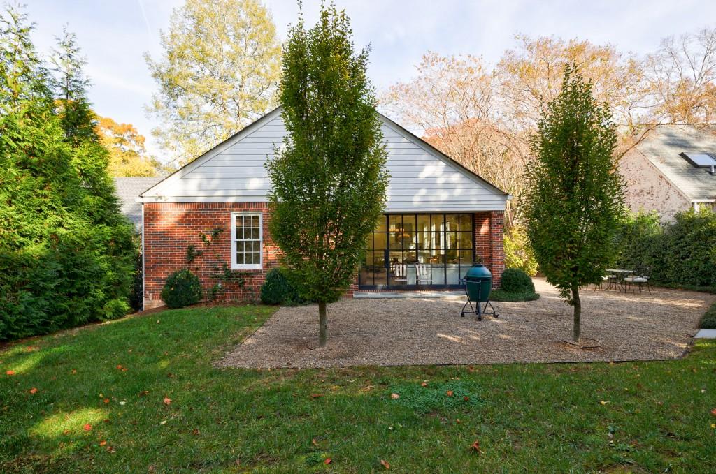 445 Brentwood Drive NE